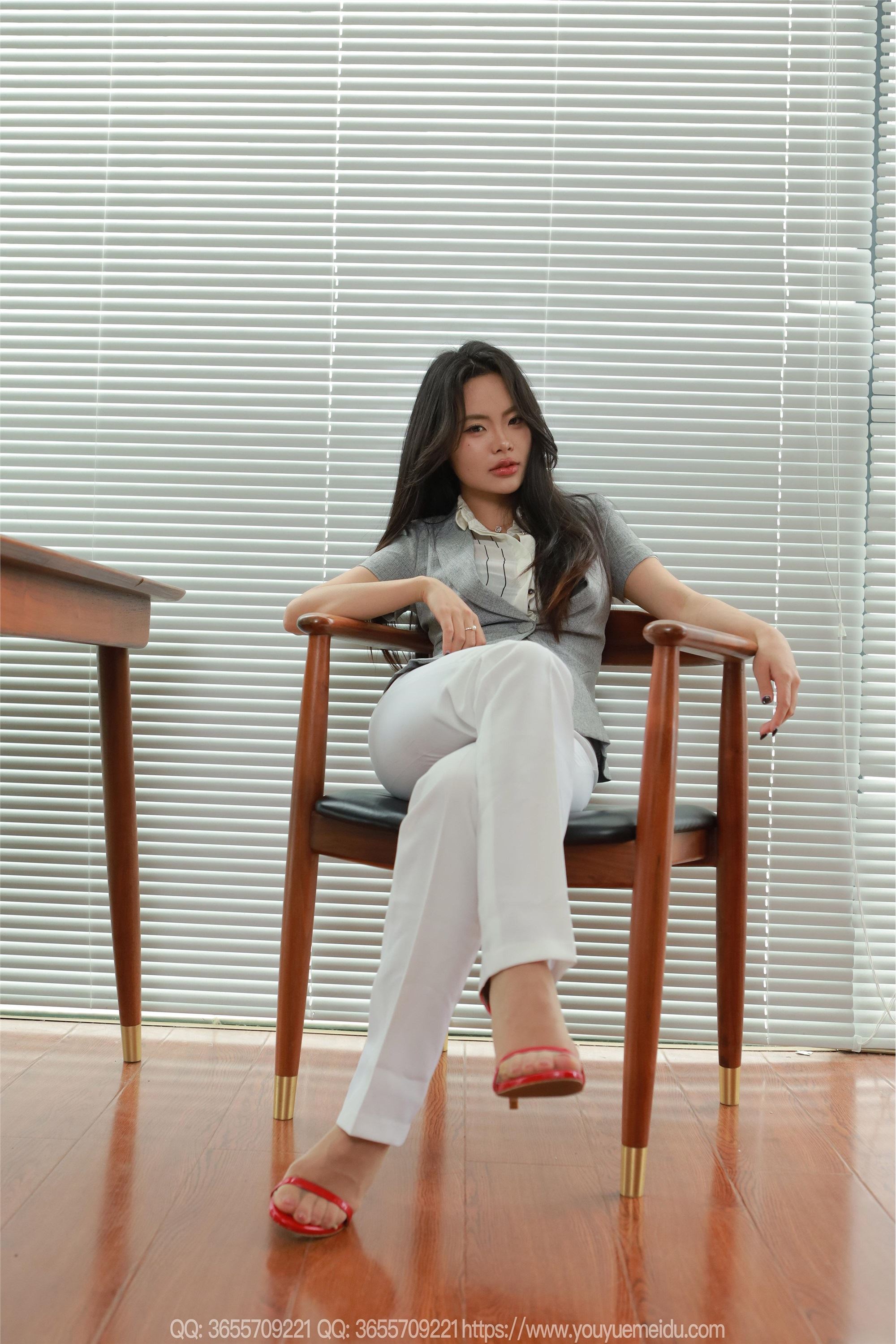 IESS异思趣向  2025.04.23 丝享家 2035 兔兔《白色裤里丝》